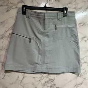 ATHLETA Women's Size 4P Sherpa Hiking Casual Skirt Cool Weather, Soft Grey